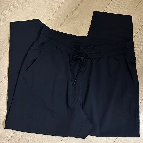 GapFit High Rise Runaround Pants - Picture 2 of 5